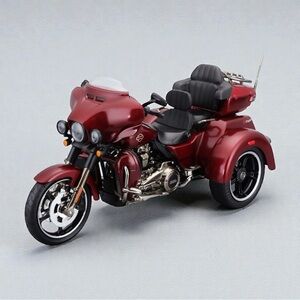 Harley-Davidson 2021 CVO Tri Glide Trike Maisto 1:12 Diecast Model - Collectible